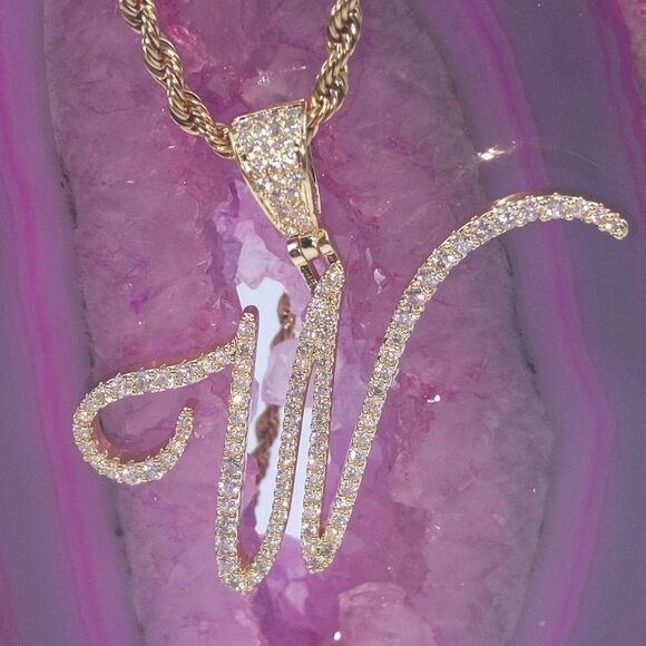🌴Cursive W Pendant + 18" Rope Chain - Picture 1 of 9